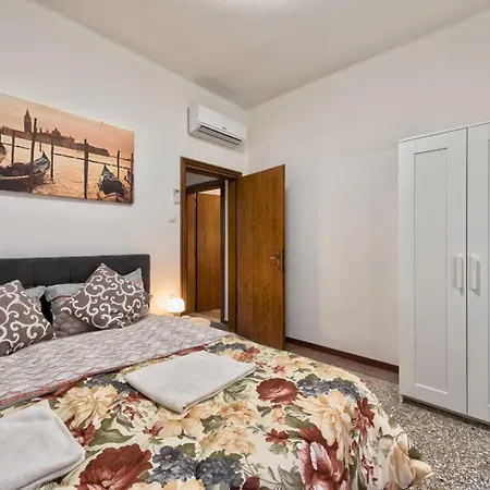 Downtown 3*